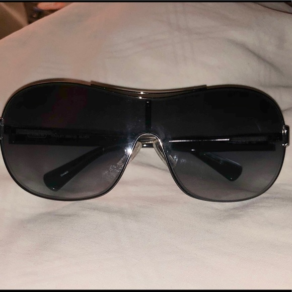 Authentic Coach Hadley Sunglasses - Picture 4 of 7